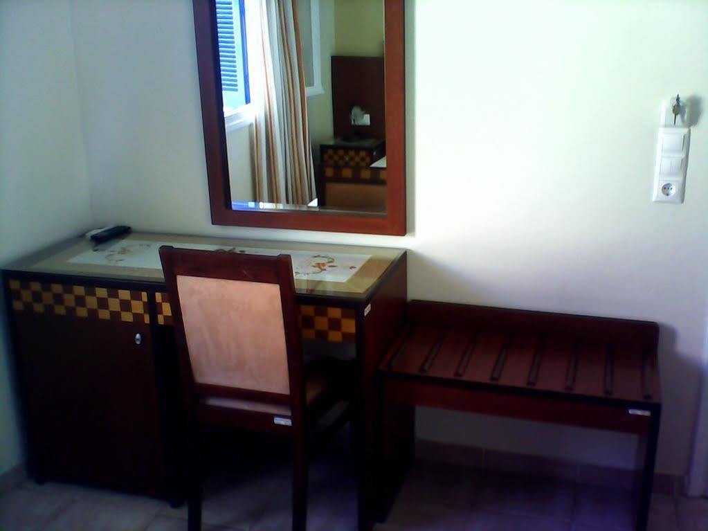 Parthenon Hotel Chora  Luaran gambar